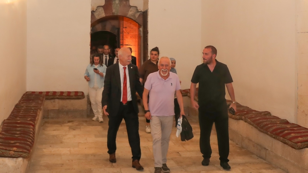 TÜ REKTÖRÜ PROF. DR. HATİPLER’DEN SAĞLIK MÜZESİ’NDE BASIN MENSUPLARIYLA SOHBET TOPLANTISI